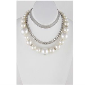 Silver pearl necklace